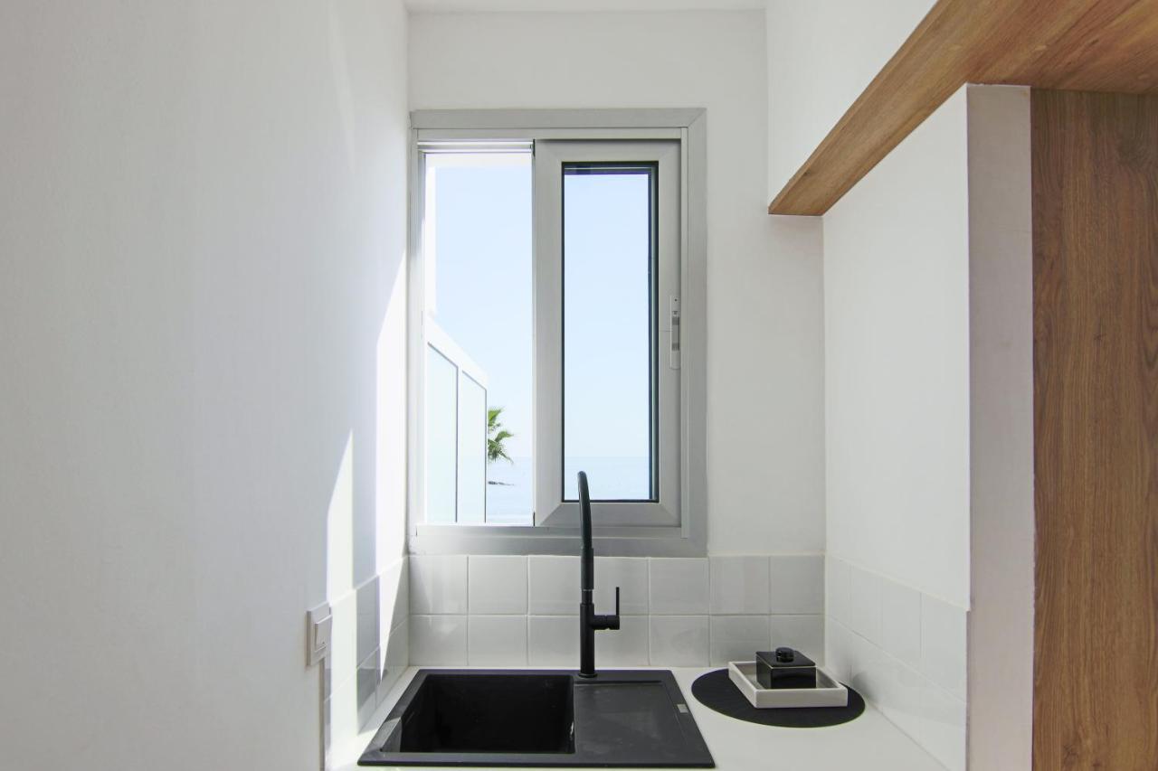 Paphos Phaedrus Living Seaview Studio Suite Lighthouse 52 מראה חיצוני תמונה