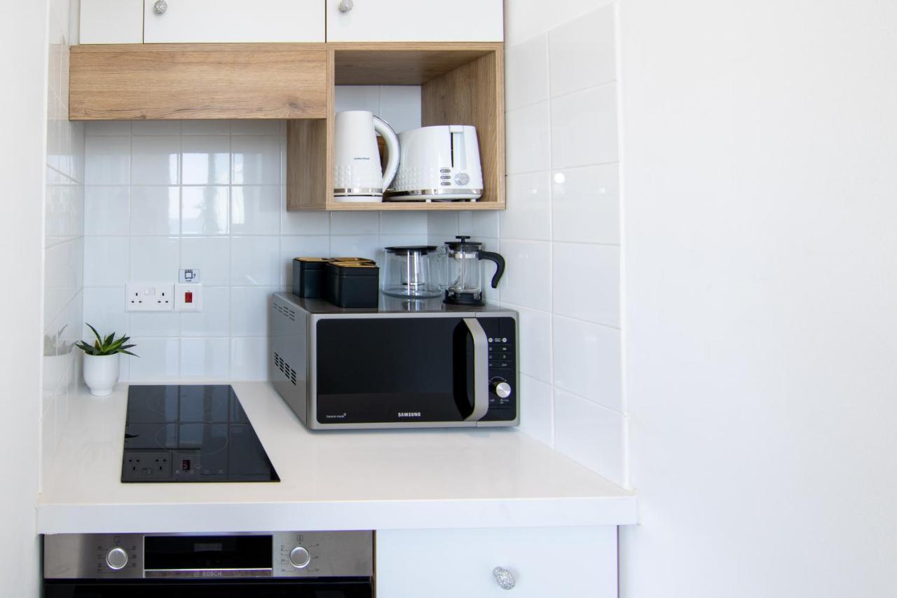 Paphos Phaedrus Living Seaview Studio Suite Lighthouse 52 מראה חיצוני תמונה