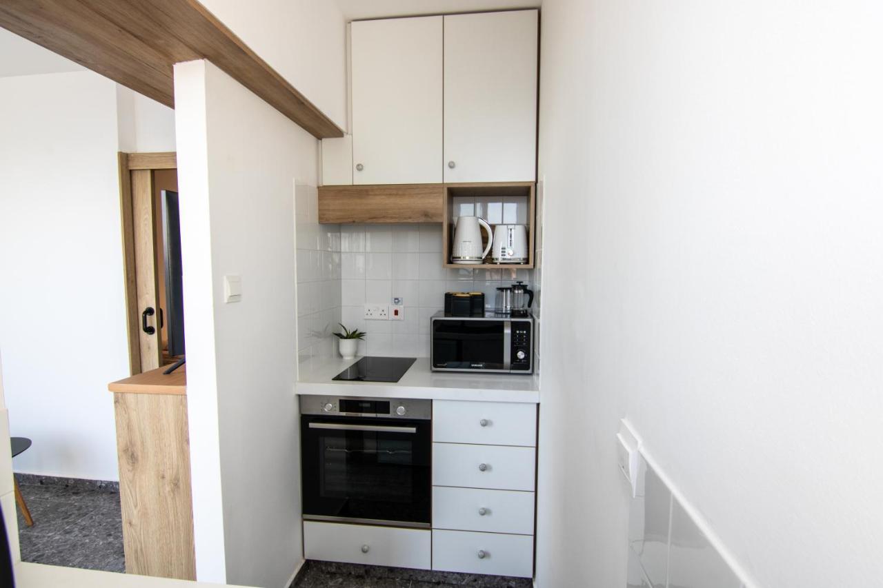 Paphos Phaedrus Living Seaview Studio Suite Lighthouse 52 מראה חיצוני תמונה